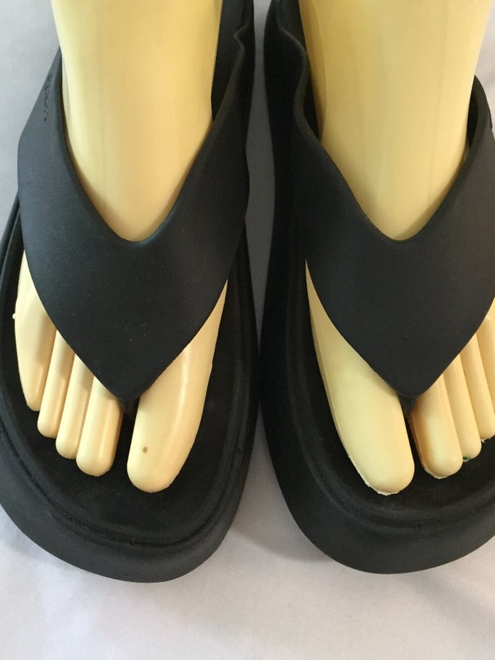 Crocs Getaway Platform Flip Flops Black Womens Size 8 EUC